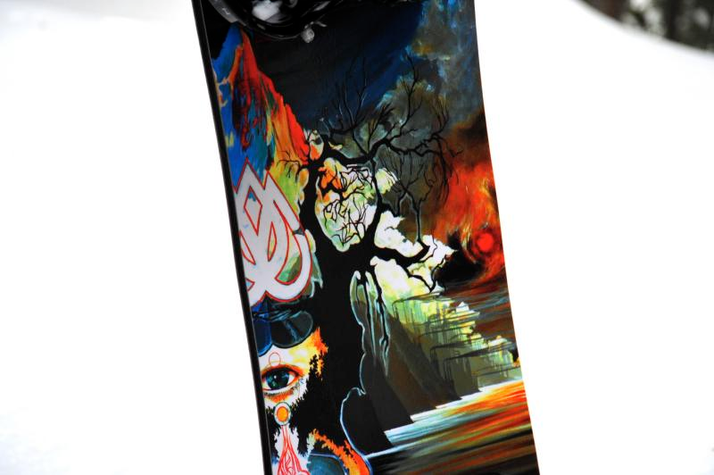 Illustration for article titled Lib-Tech Travis Rice Snowboard w/Magne-traction and Banana: Snowmodo Review